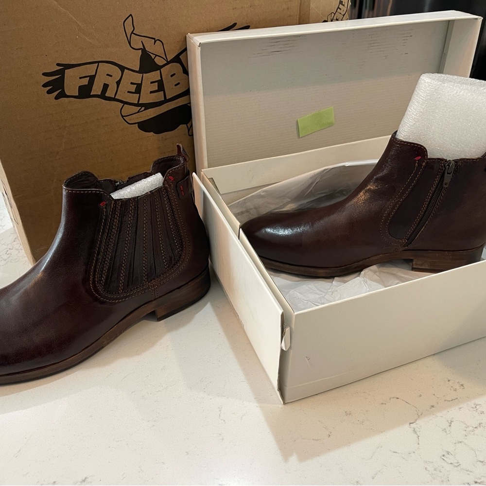 Size 10 Grayson never worn